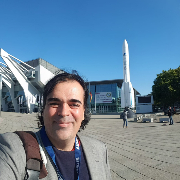 Entrevista a Jordi Sandalinas, abogado especialista en derecho espacial artwork