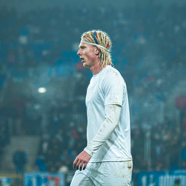 Ítróttarútisetin, Andrias Edmundsson, fótbóltsleikari artwork