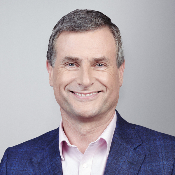 Ronan Dunne, Executive Vice President & Group CEO of Verizon Consumer artwork