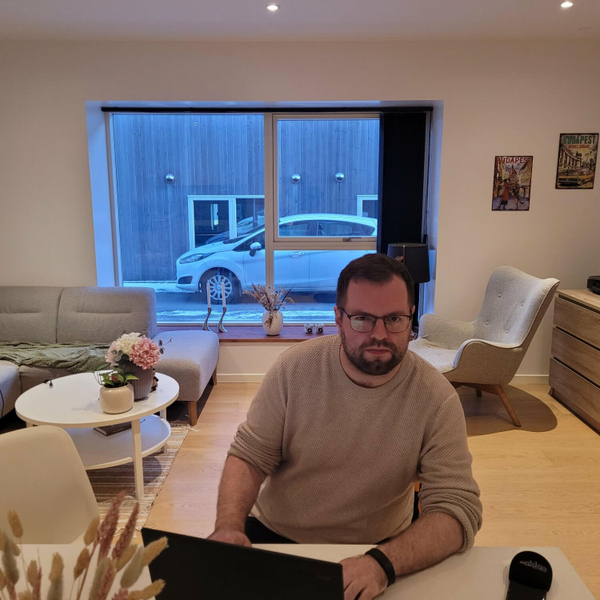 PL-radio, Jens Hákun Leo artwork