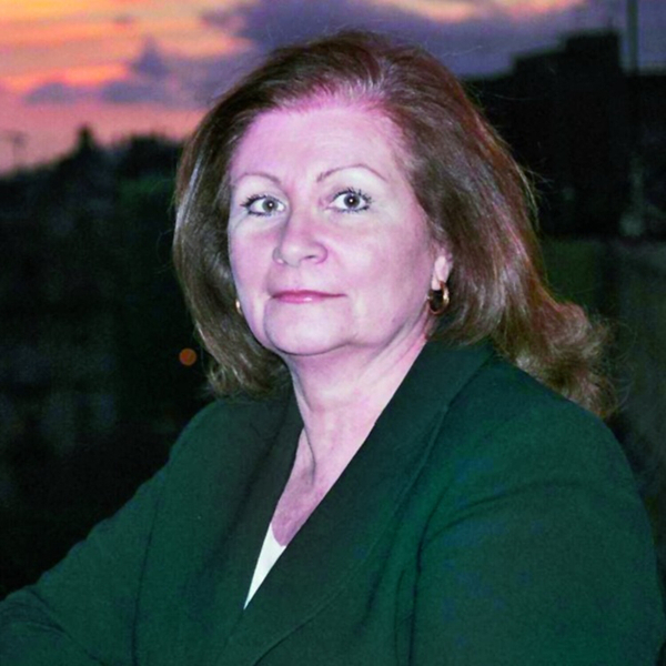 Entrevista a María Pilar Queralt del Hierro artwork