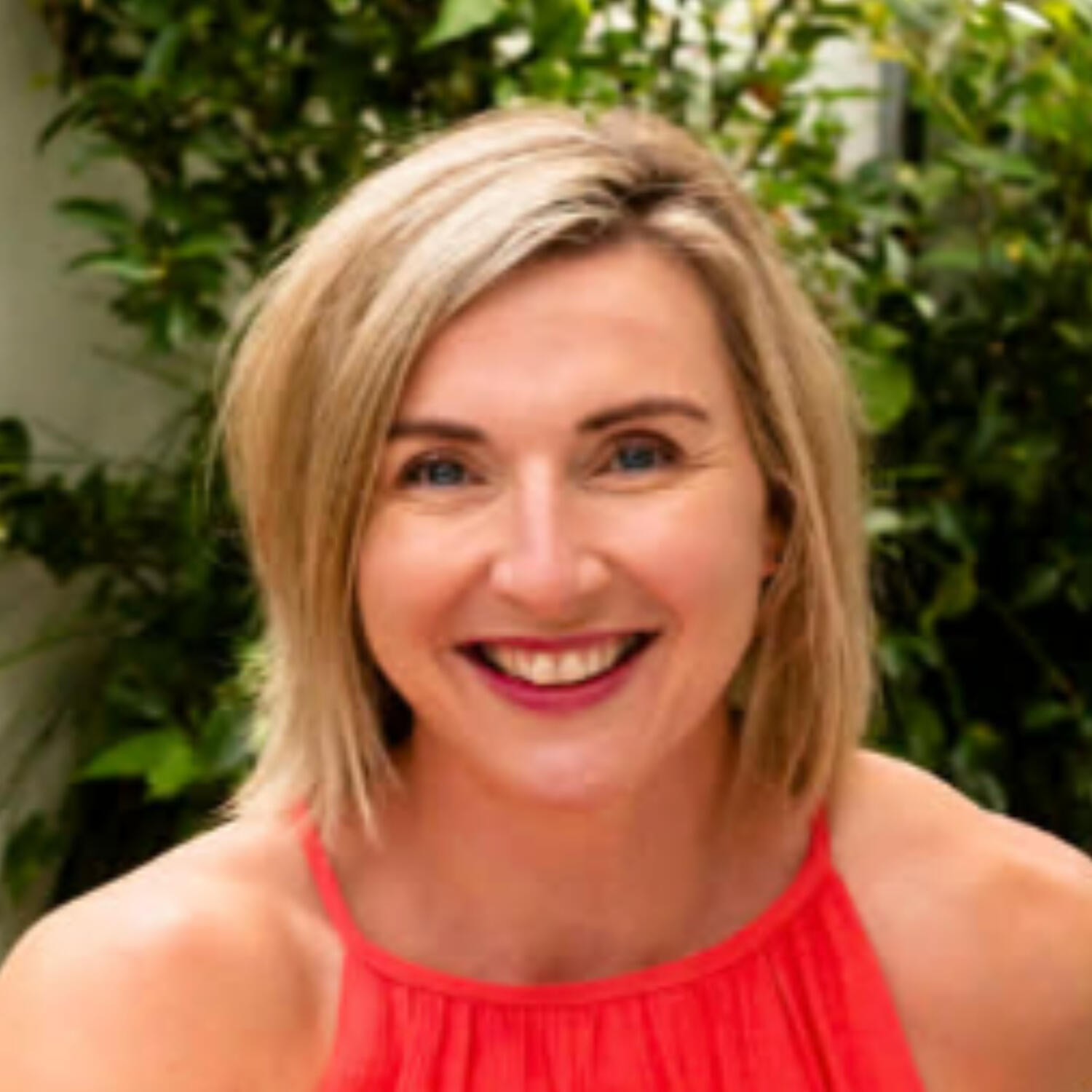 From Endometriosis to  Ovarian Cancer · Jess Eastwood episode artwork