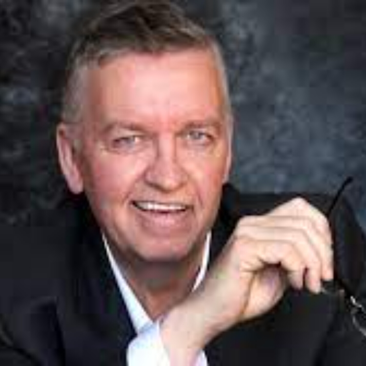 Canada Vs US Healthcare Systems!, Let's Bust the Myths with Canada's Health Care Policy Expert Stephen Skyvington.