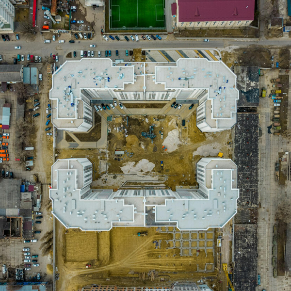 Foundations or vibes? Lessons learned from using AI in software engineering. Featuring Greg Foster, Graphite Co-Founder & CTO artwork