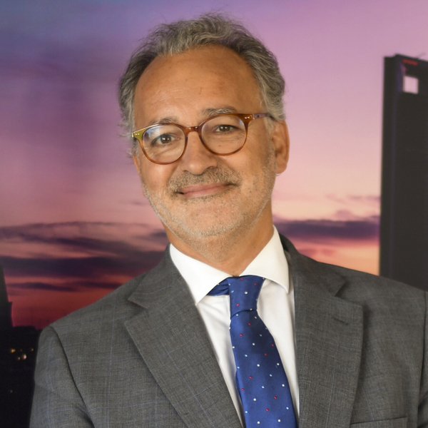 Entrevista a Santiago Milans del Bosch, abogado artwork