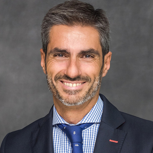 Entrevista a Gonzalo de Oro-Pulido artwork