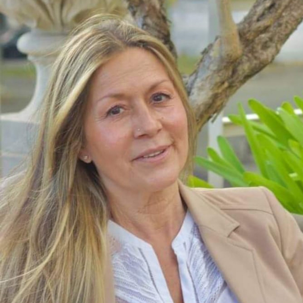 Entrevista a Mar Buscá, consejera portavoz de VOX en Sant Andreu artwork