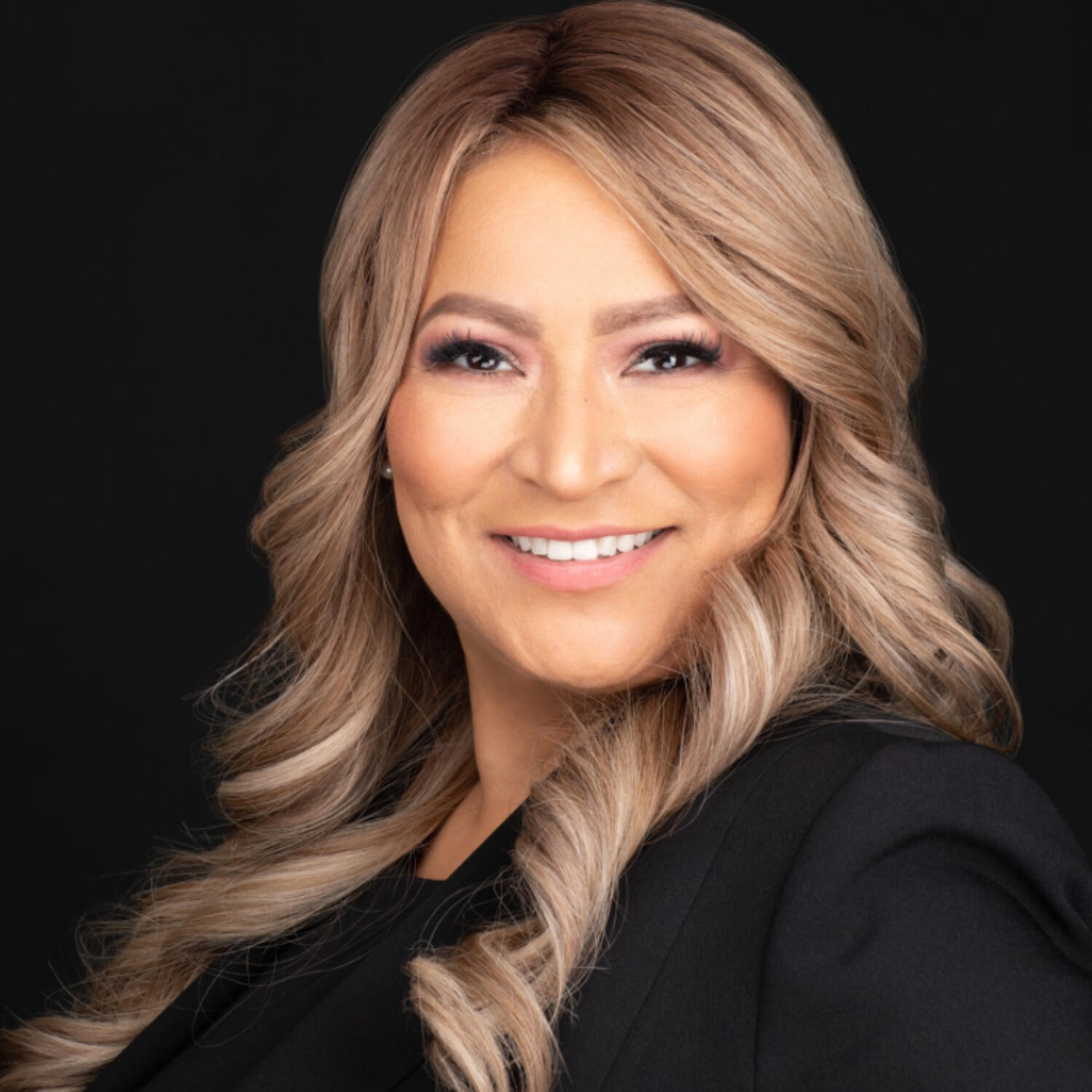 Awaken Hope with Elena Sophia Ruiz on How to be your authentic self episode artwork