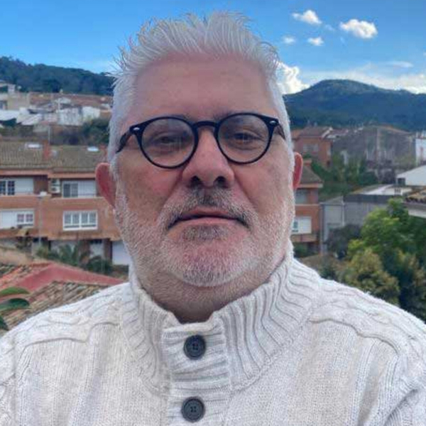 Entrevista a César Alcalá artwork