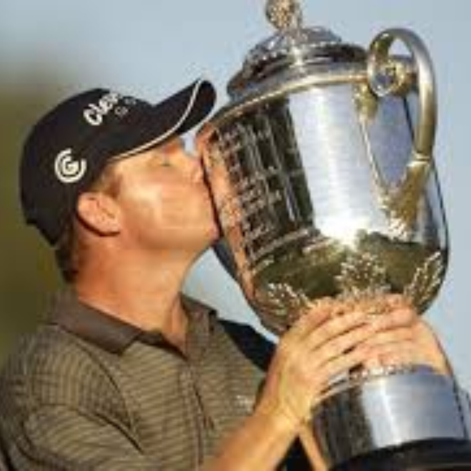 Shaun Micheel, 2003 PGA Champion, Talks About His Shot to the Final Hole that Finished 2 Inches From the Cup that He Never Saw Plus the Fire That Drove Them Off The Course at a Qualify Tournament Earlier This Year...