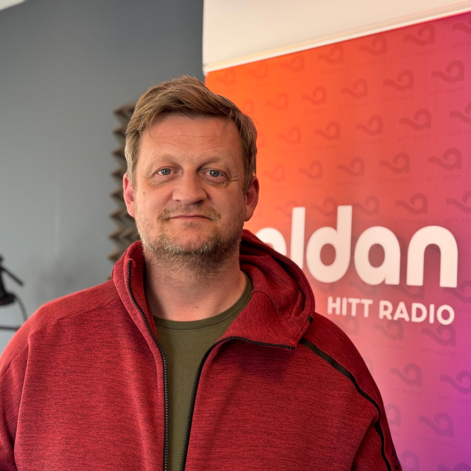 Samrøða við Rógva Rasmussen um filmin: Eldur, vatn, jørð, luft episode artwork